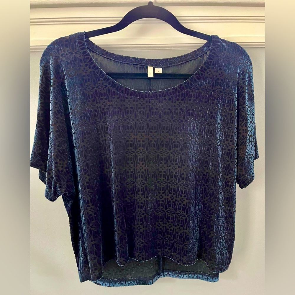 Frenchi Flowy Velvet Top